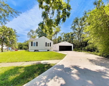 810 S Jackson Street - Photo Thumbnail 18