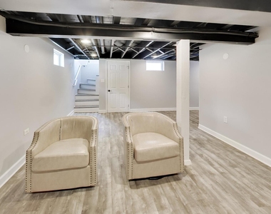 810 S Jackson Street - Photo Thumbnail 11