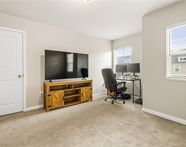 1135 Elyse Lane - Photo Thumbnail 17
