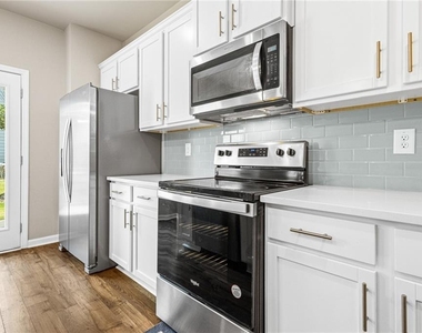 1135 Elyse Lane - Photo Thumbnail 8