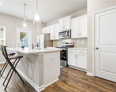 1135 Elyse Lane - Photo Thumbnail 7
