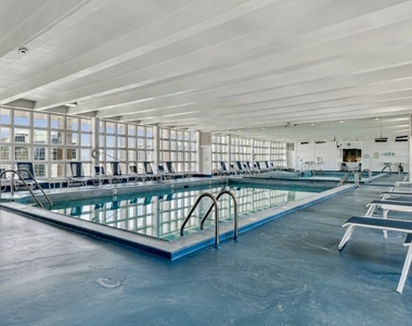 535 N Michigan Avenue - Photo Thumbnail 11