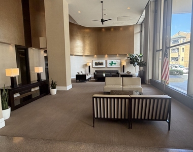 3930 N Pine Grove Avenue - Photo Thumbnail 9