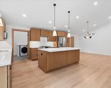 12405 S 75th Avenue - Photo Thumbnail 13