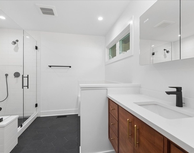 12405 S 75th Avenue - Photo Thumbnail 9