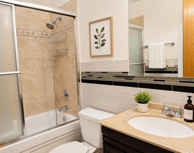 1511 W Pratt Boulevard - Photo Thumbnail 8