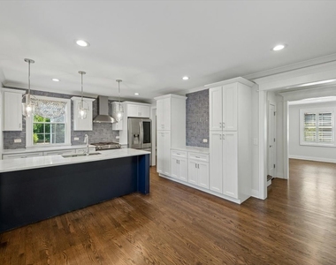 2741 Lincolnwood Drive - Photo Thumbnail 33