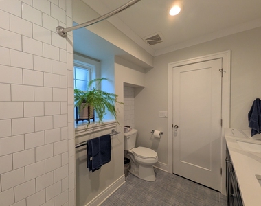 2741 Lincolnwood Drive - Photo Thumbnail 15