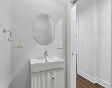 2741 Lincolnwood Drive - Photo Thumbnail 36