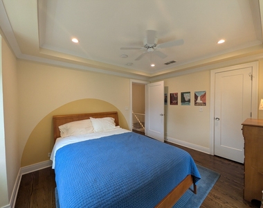 2741 Lincolnwood Drive - Photo Thumbnail 17