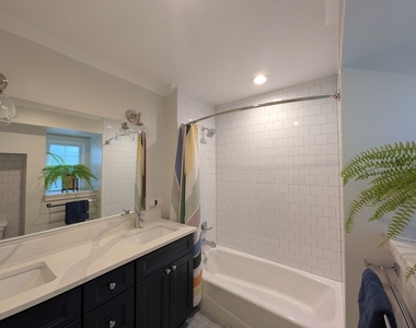 2741 Lincolnwood Drive - Photo Thumbnail 16