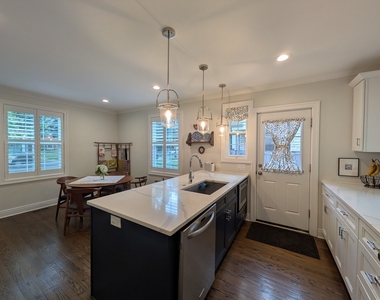 2741 Lincolnwood Drive - Photo Thumbnail 4