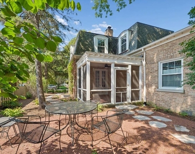2741 Lincolnwood Drive - Photo Thumbnail 30