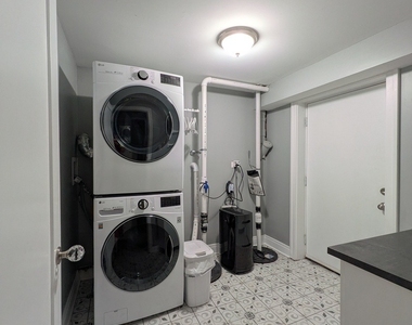 2741 Lincolnwood Drive - Photo Thumbnail 22