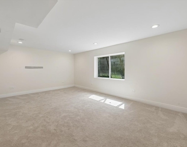 2741 Lincolnwood Drive - Photo Thumbnail 42