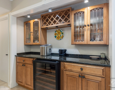 511 Aurora Avenue - Photo Thumbnail 14
