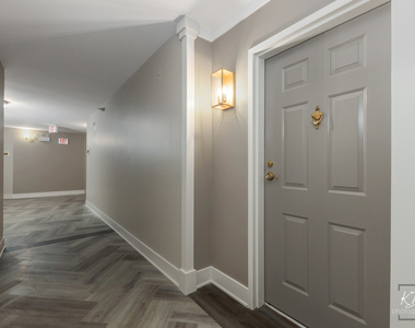 511 Aurora Avenue - Photo Thumbnail 2