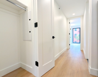 1312 Lincoln Place - Photo Thumbnail 4