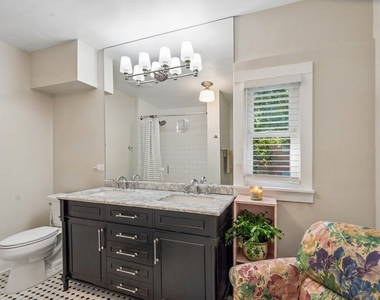 213 W Maple Avenue - Photo Thumbnail 12