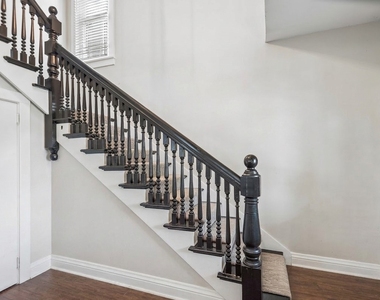 213 W Maple Avenue - Photo Thumbnail 3