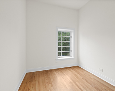 3107 N Harding Avenue - Photo Thumbnail 10
