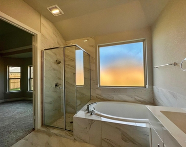 9503 Crescent Mill Drive - Photo Thumbnail 10