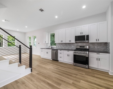 891 Lucky Street - Photo Thumbnail 2