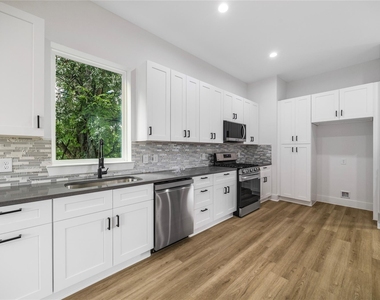 891 Lucky Street - Photo Thumbnail 8