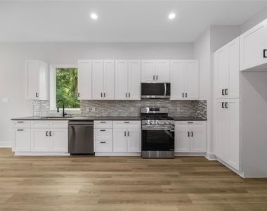 891 Lucky Street - Photo Thumbnail 3