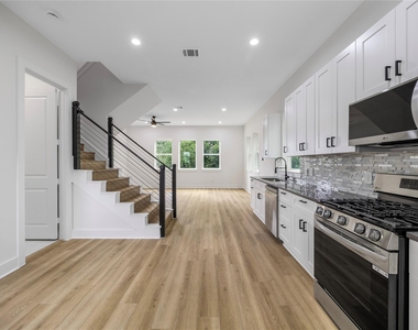 891 Lucky Street - Photo Thumbnail 4