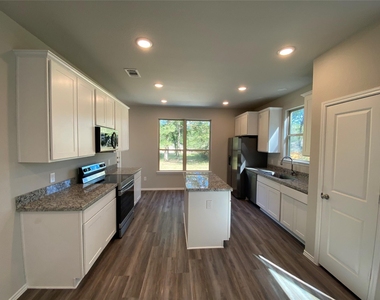 15860 Pecan Drive - Photo Thumbnail 6