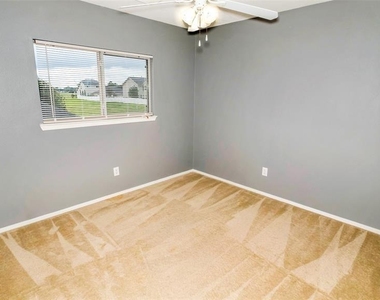 6127 Lone Prairie Way - Photo Thumbnail 10