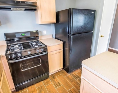 6127 Lone Prairie Way - Photo Thumbnail 7