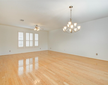 1016 Rochow Street - Photo Thumbnail 10