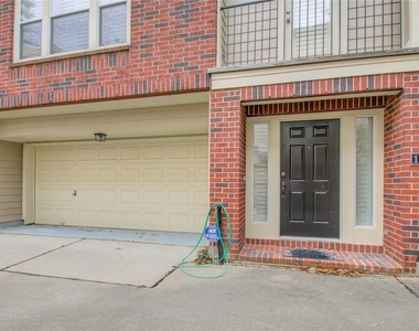 1016 Rochow Street - Photo Thumbnail 2