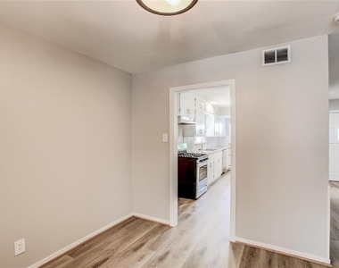 4137 Woodfin Street - Photo Thumbnail 6