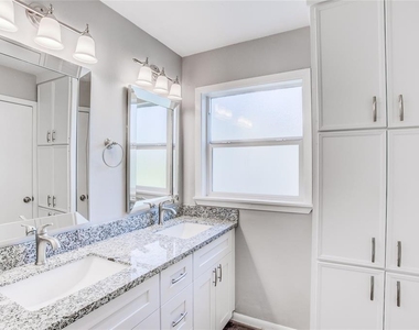 4137 Woodfin Street - Photo Thumbnail 20