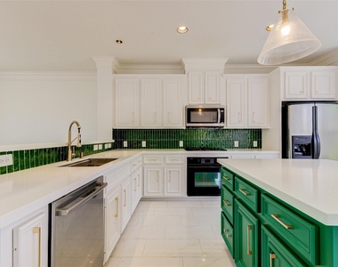 1413 Michigan Street - Photo Thumbnail 9