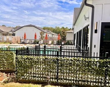 4250 Woodridge Parkway - Photo Thumbnail 12