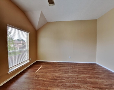 26004 Castle Meadow Lane - Photo Thumbnail 8