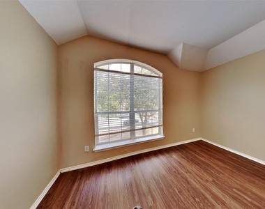 26004 Castle Meadow Lane - Photo Thumbnail 13
