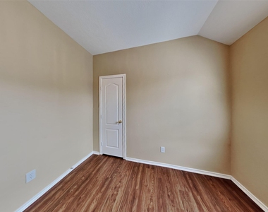 26004 Castle Meadow Lane - Photo Thumbnail 22