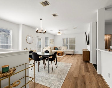 1616 W 25th Street - Photo Thumbnail 13