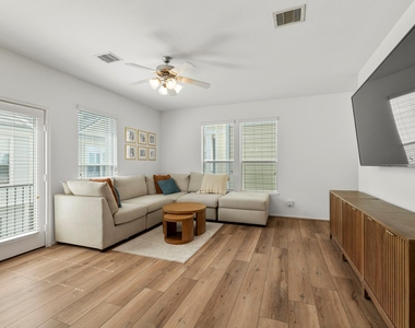 1616 W 25th Street - Photo Thumbnail 9