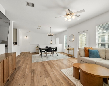 1616 W 25th Street - Photo Thumbnail 7