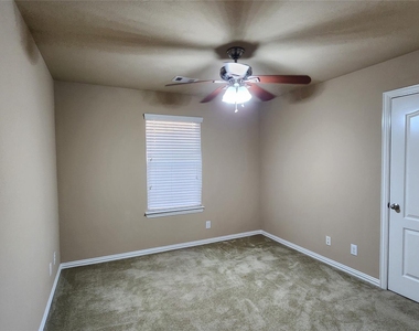 26939 Glacier Creek Drive - Photo Thumbnail 15