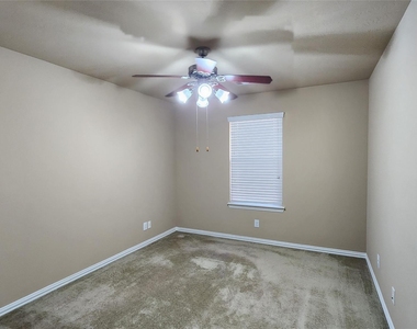 26939 Glacier Creek Drive - Photo Thumbnail 14
