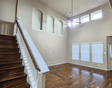 26939 Glacier Creek Drive - Photo Thumbnail 3