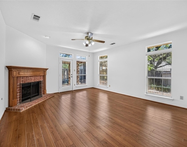 88 Laughing Brook Court - Photo Thumbnail 3