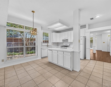 88 Laughing Brook Court - Photo Thumbnail 9